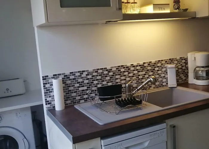 Maison F2, Neuve Au Calme Avec Jardinet
