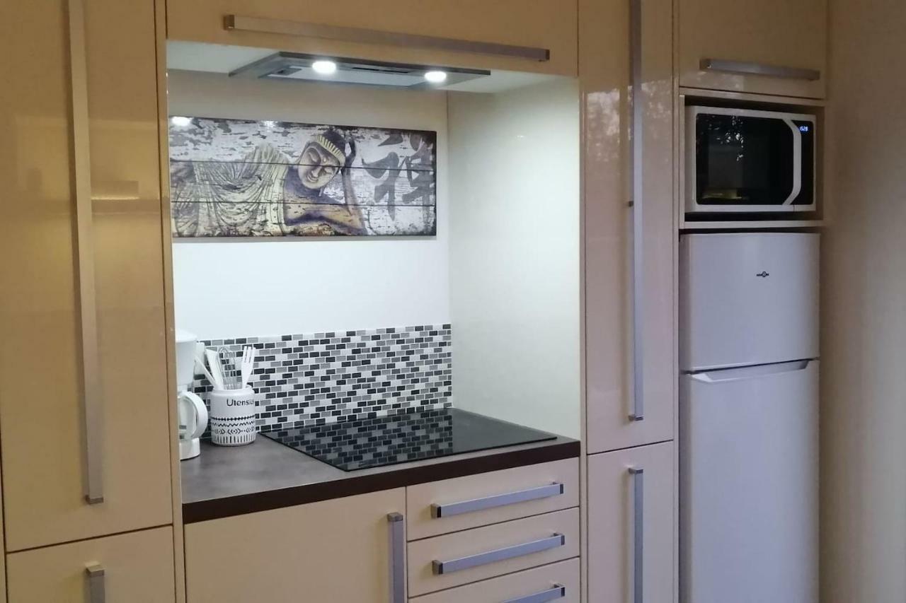 Maison F2, Neuve Au Calme Avec Jardinet