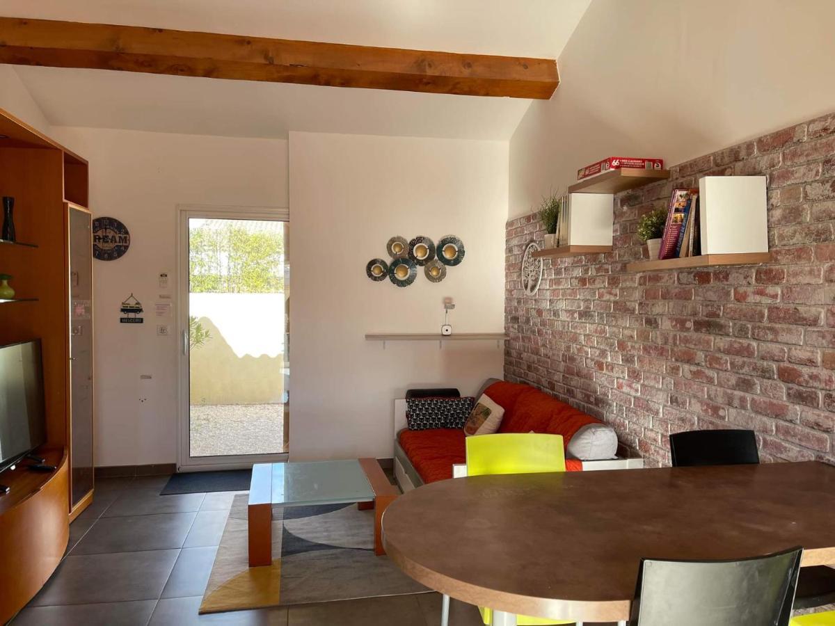 Maison F2, Neuve Au Calme Avec Jardinet
