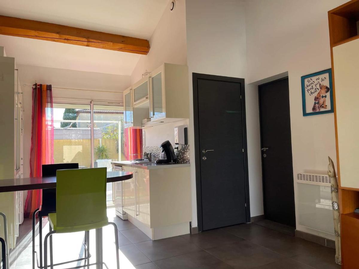 Maison F2, Neuve Au Calme Avec Jardinet *