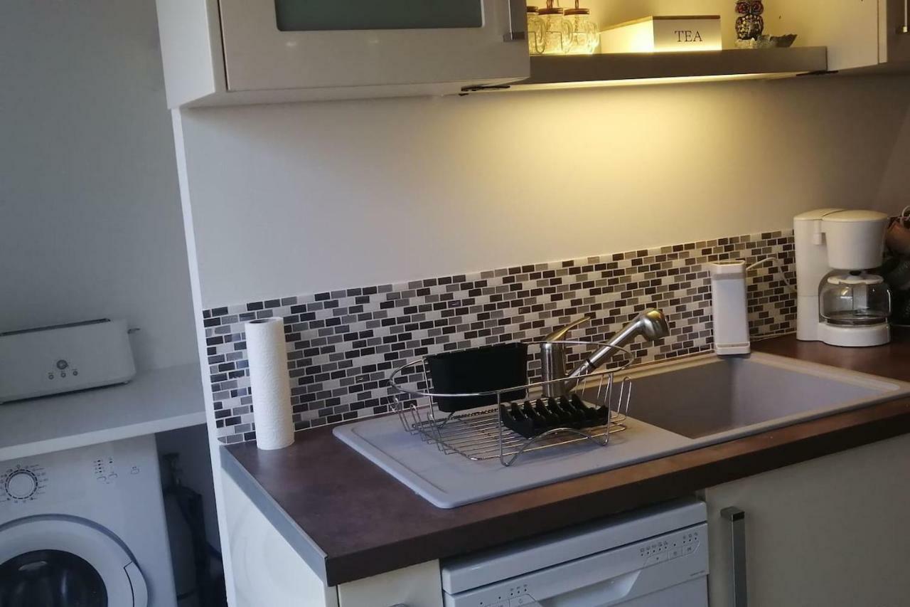 Apartment Maison F2, Neuve Au Calme Avec Jardinet La Crau